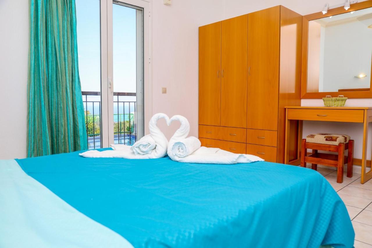 Villa Mitzelos Moni Evaggelistrias Екстериор снимка