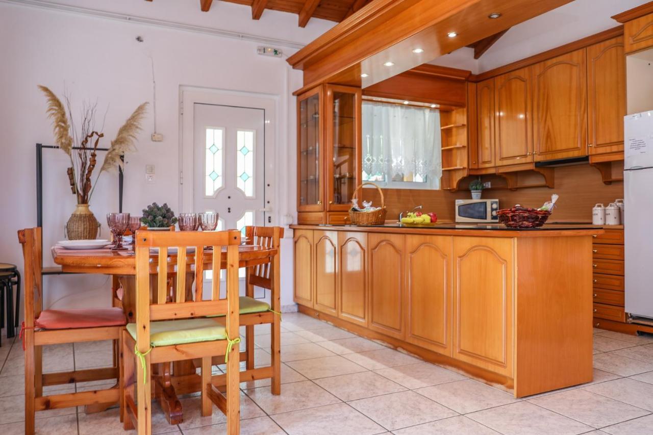 Villa Mitzelos Moni Evaggelistrias Екстериор снимка