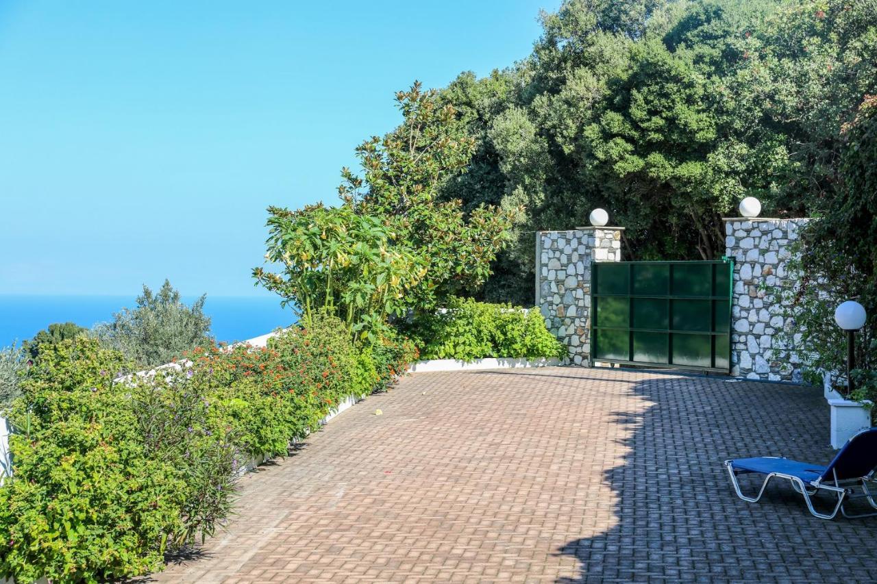Villa Mitzelos Moni Evaggelistrias Екстериор снимка