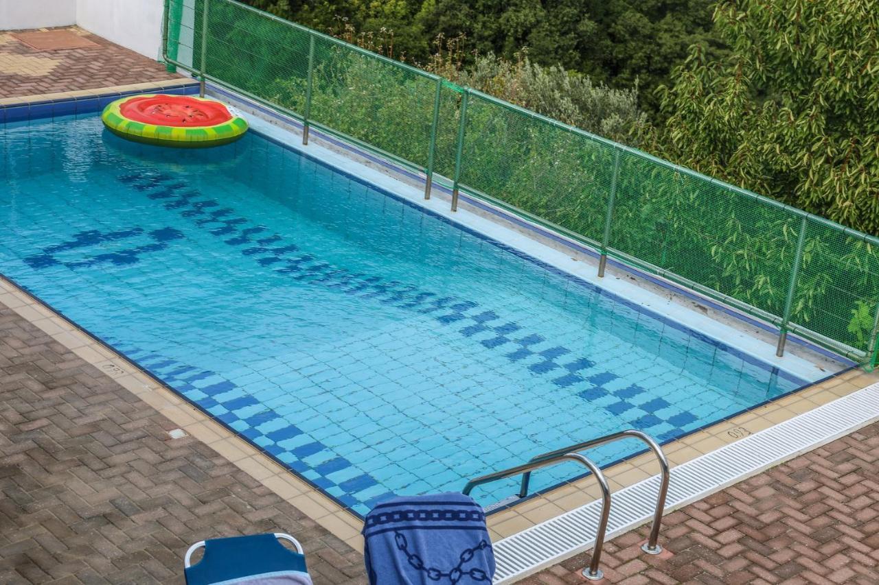 Villa Mitzelos Moni Evaggelistrias Екстериор снимка