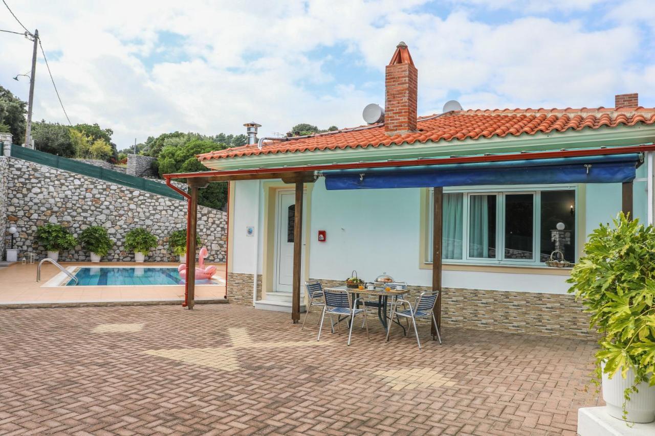 Villa Mitzelos Moni Evaggelistrias Екстериор снимка
