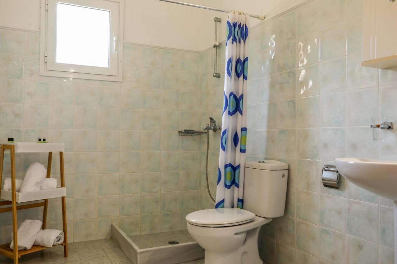 Villa Mitzelos Moni Evaggelistrias Екстериор снимка