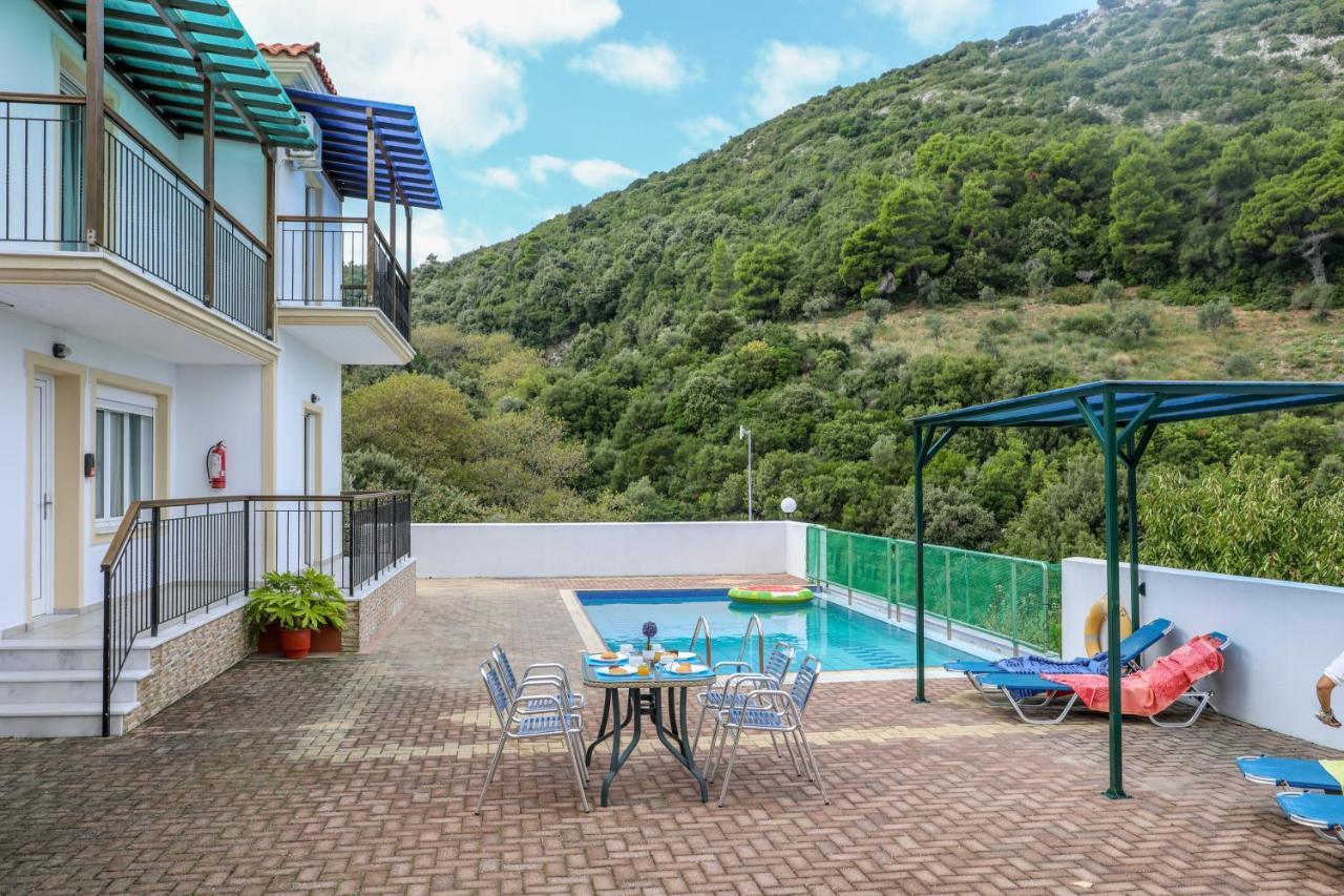 Villa Mitzelos Moni Evaggelistrias Екстериор снимка
