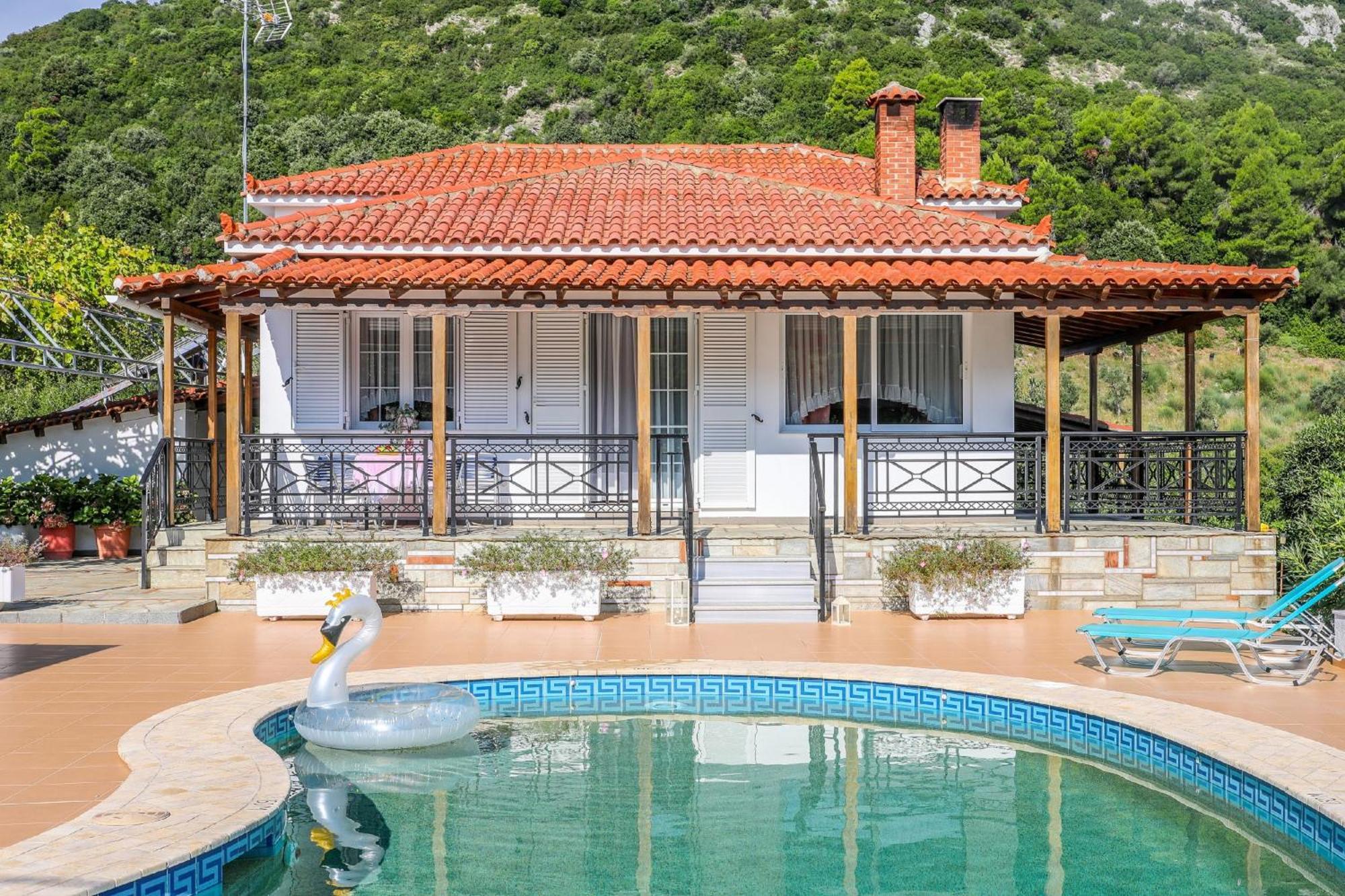 Villa Mitzelos Moni Evaggelistrias Екстериор снимка